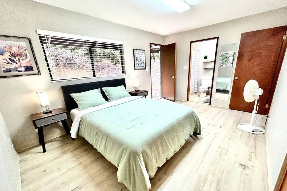 Photo of Bedroom in Kealakekua