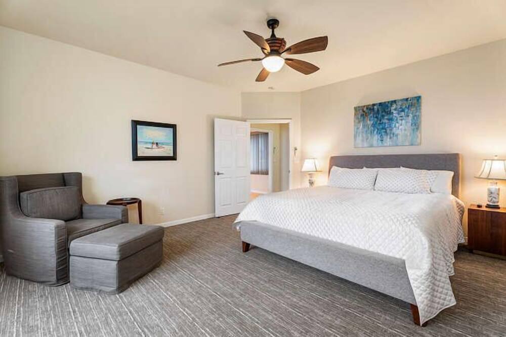 Photo of Bedroom in Kealakekua