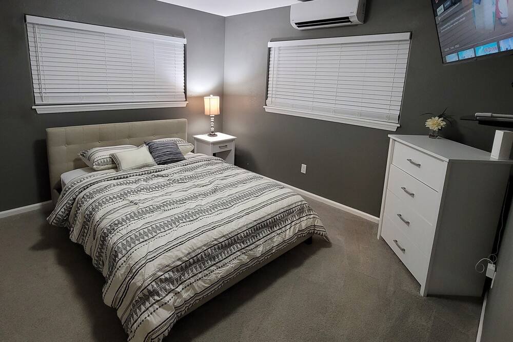 Photo of Bedroom in Maili