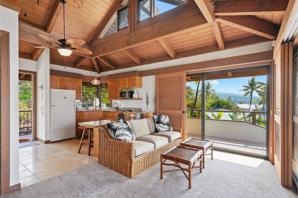 Photo of Livingroom in Kahaluu Bay