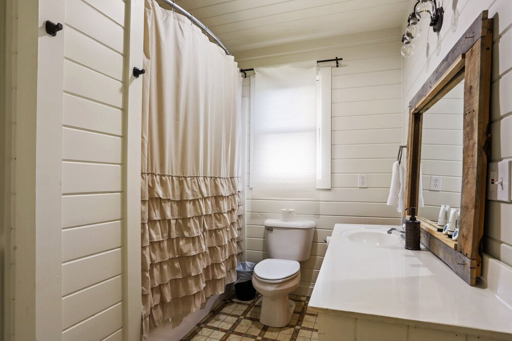 Photo of Bathroom in Blue Ridge