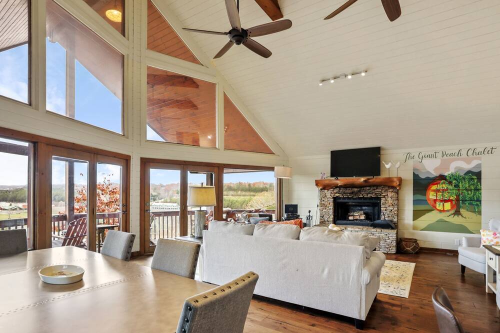 Photo of Livingroom in Blue Ridge