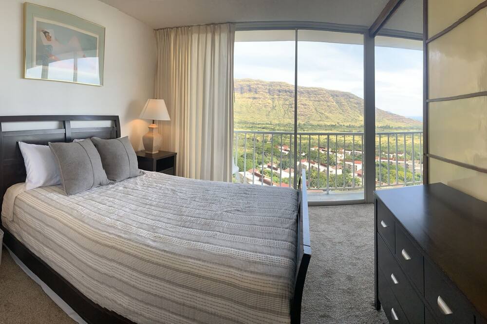 Photo of Bedroom in Makaha