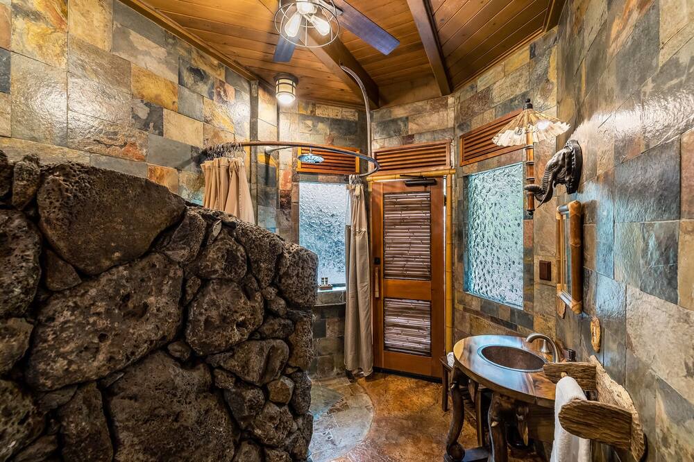 Photo of Bathroom in Waimanalo Beach
