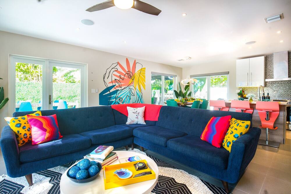 Photo of Livingroom in Dolphin Isles