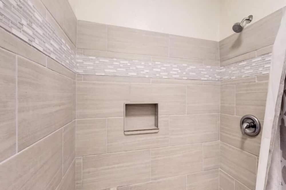 Photo of Bathroom in Wailua