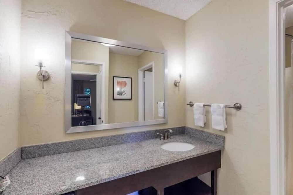 Photo of Bathroom in Wailua