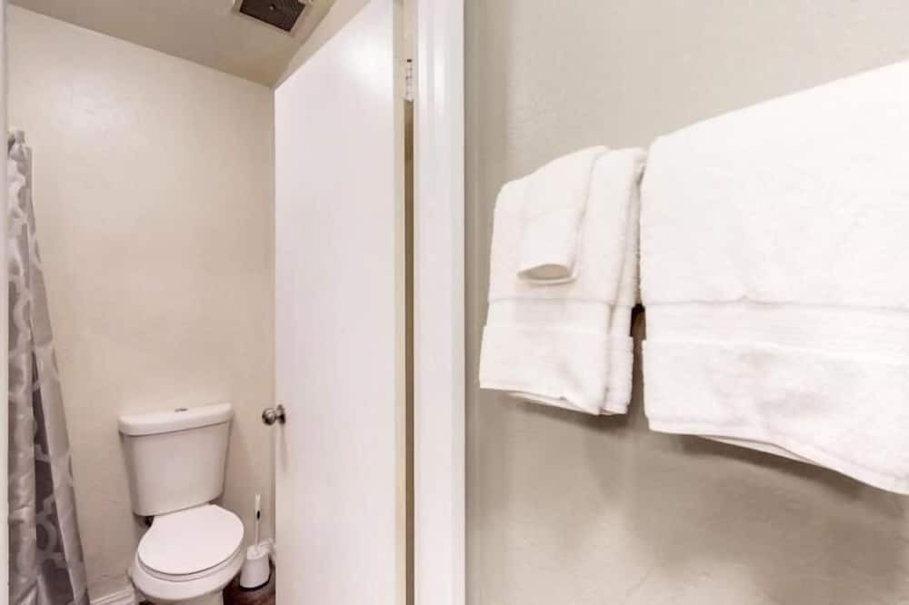 Photo of Bathroom in Wailua