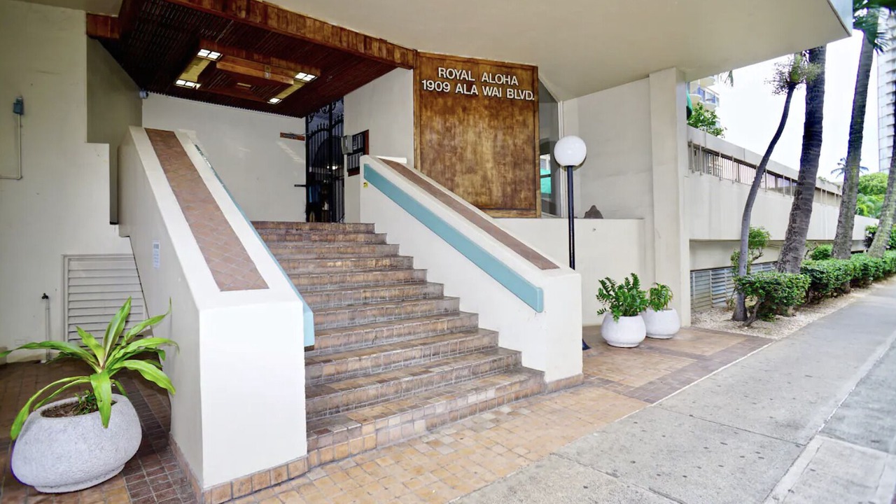 Photo of Outdoor in McCully - Moiliili