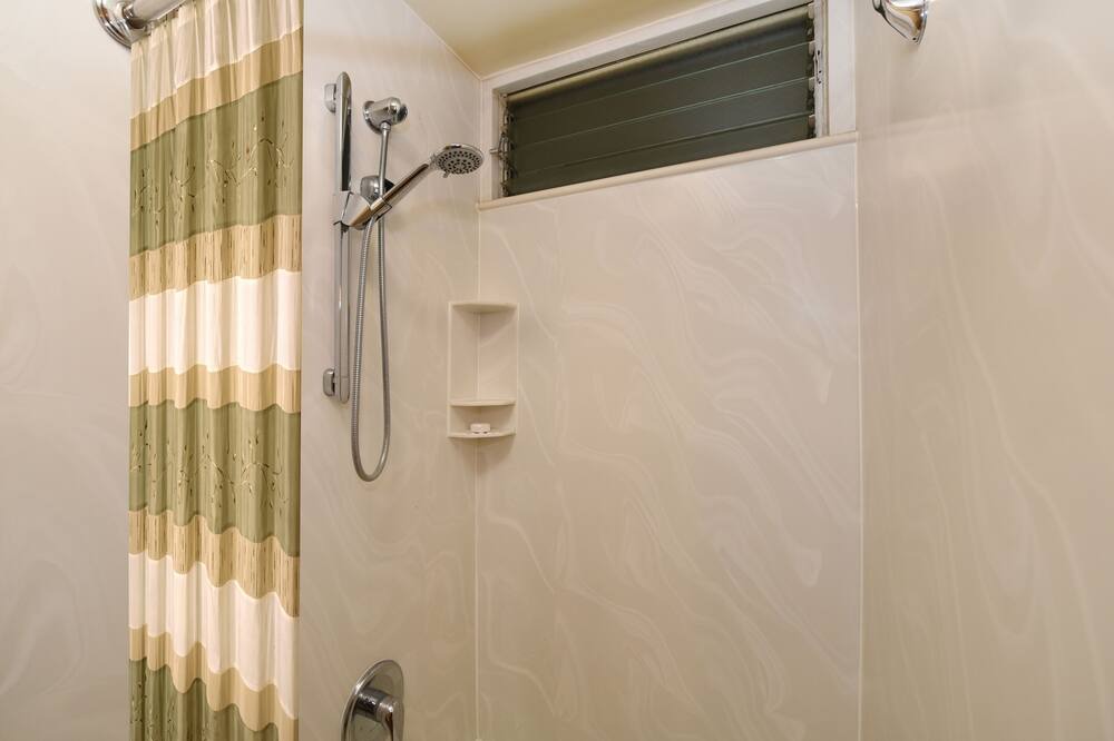 Photo of Bathroom in Napili
