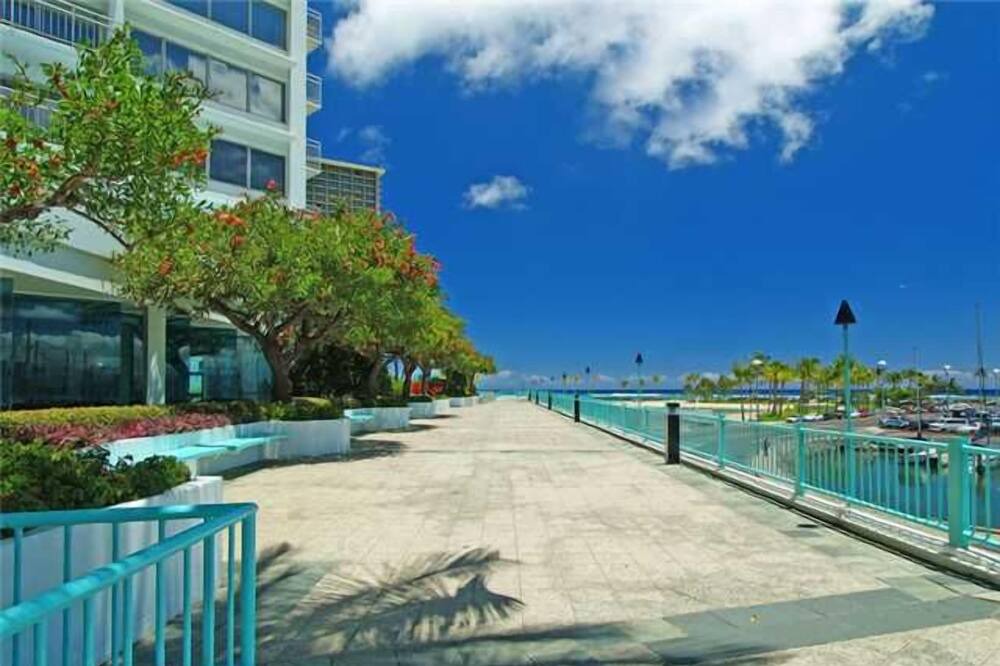 Photo of Others in Waikiki