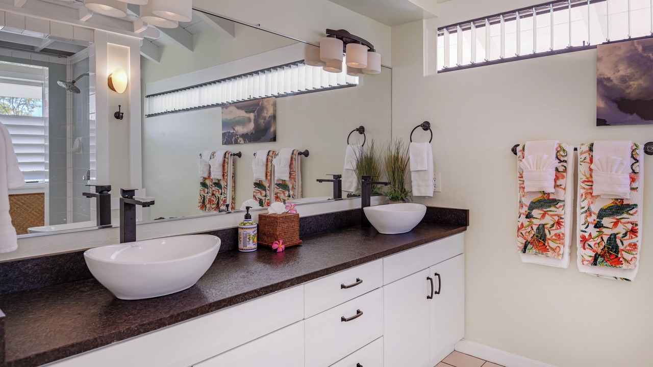 Photo of Bathroom in Kahaluu Bay