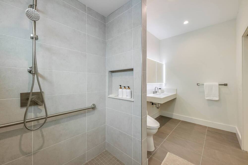 Photo of Bathroom in Kaneohe
