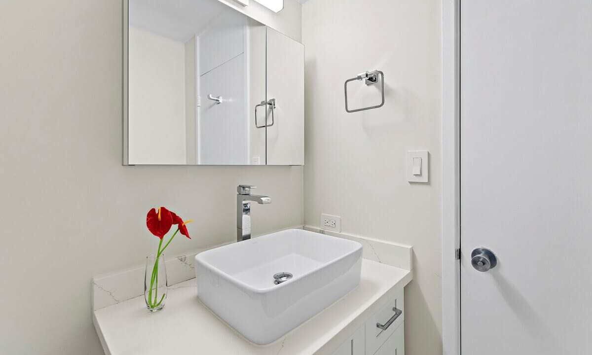 Photo of Bathroom in Waikiki