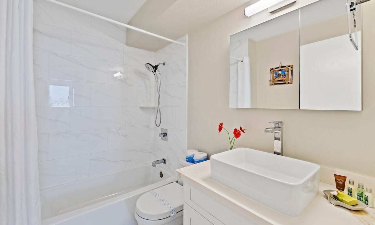 Photo of Bathroom in Waikiki