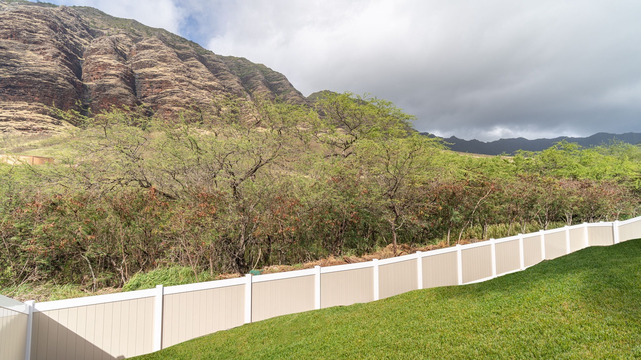 Photo of Outdoor in Makaha Valley