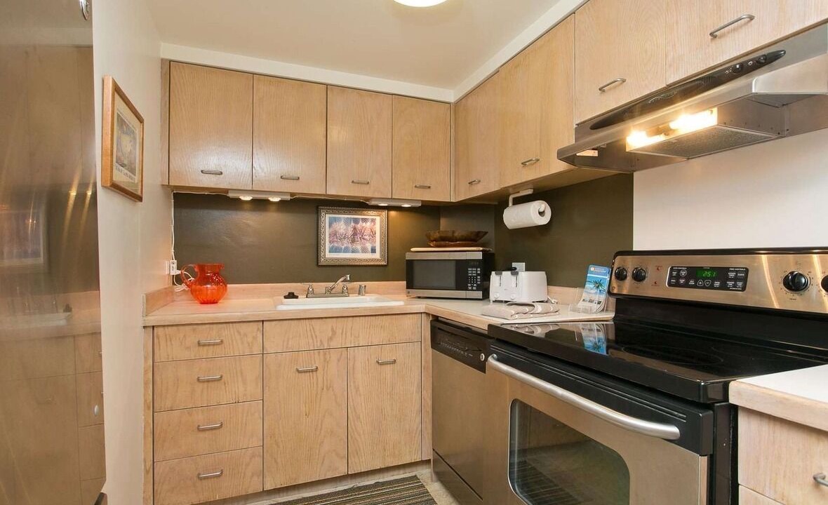 Photo of Kitchen in Diamond Head - Kapahulu - St. Louis