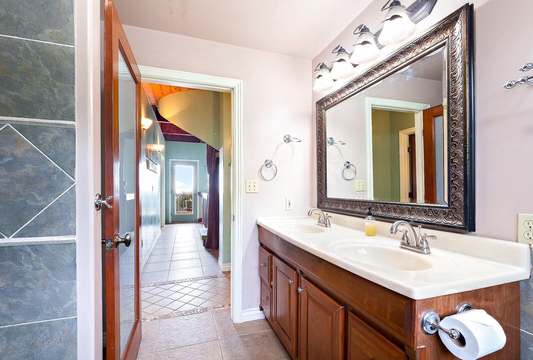Photo of Bathroom in Holualoa
