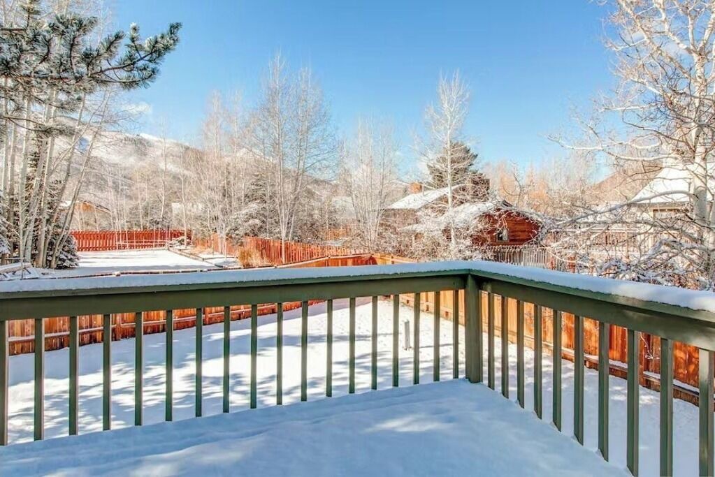 Photo of Outdoor in Park Meadows