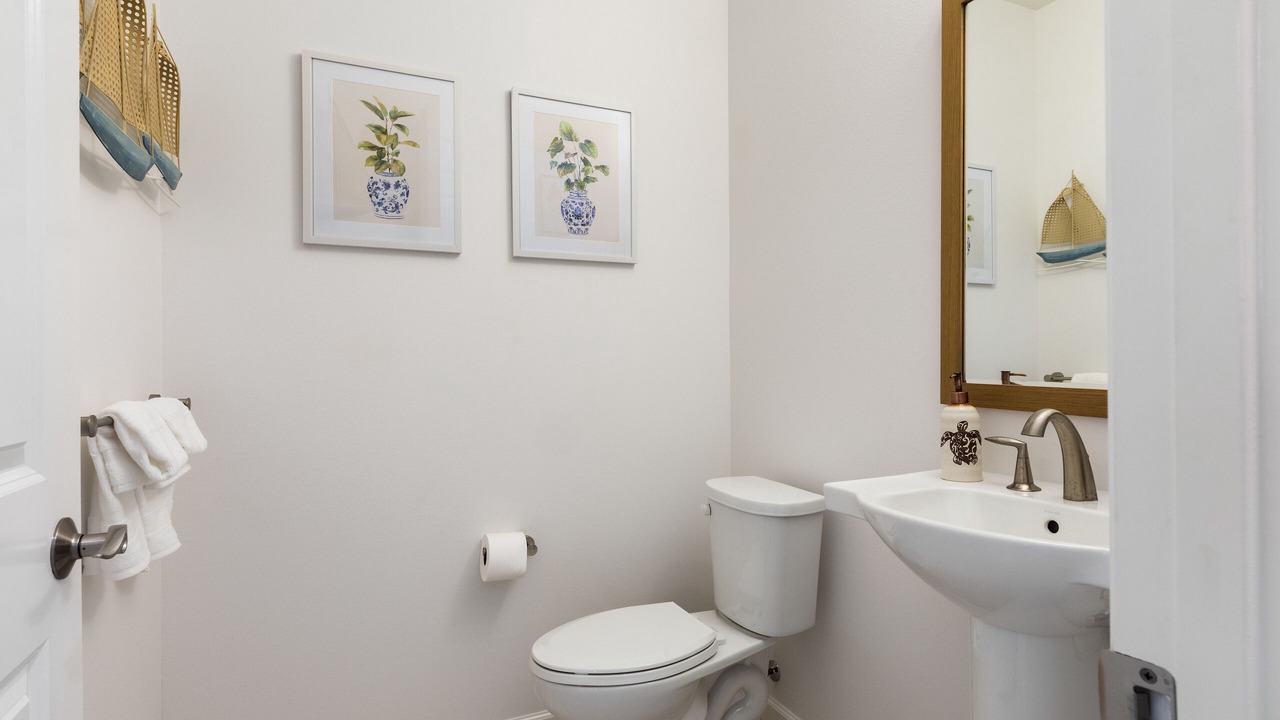 Photo of Bathroom in Makaha Valley
