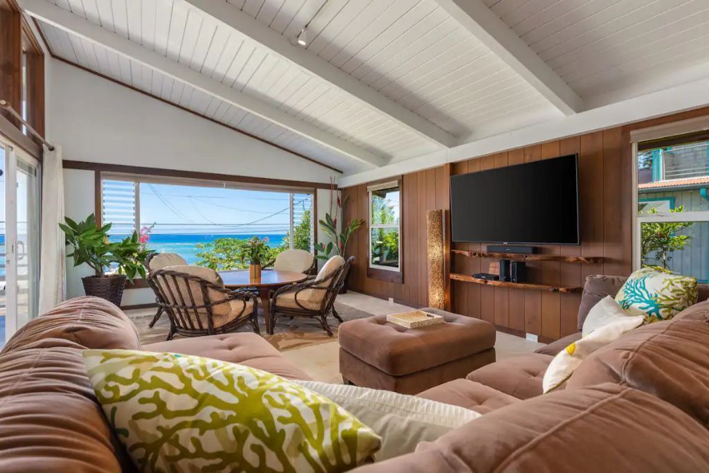 Photo of Livingroom in Kahaluu Bay
