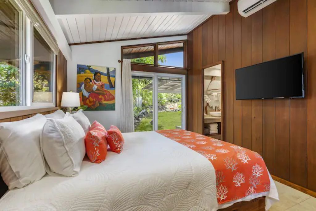 Photo of Bathroom in Kahaluu Bay