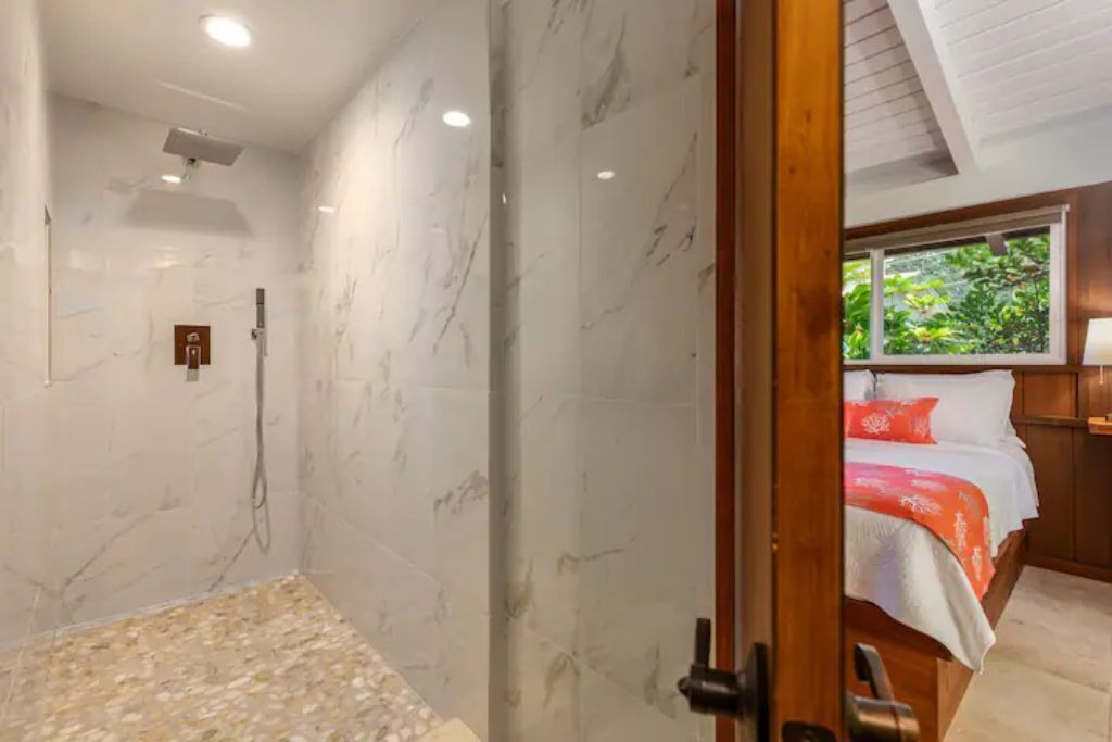 Photo of Bathroom in Kahaluu Bay