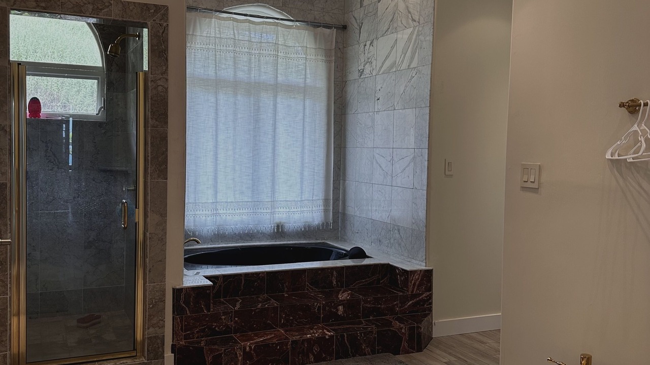 Photo of Bathroom in Wailuku
