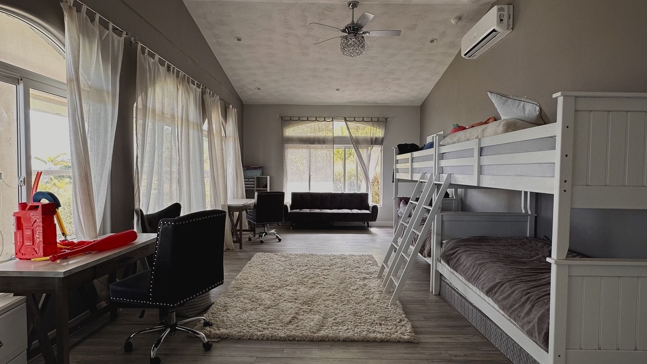 Photo of Bedroom in Wailuku