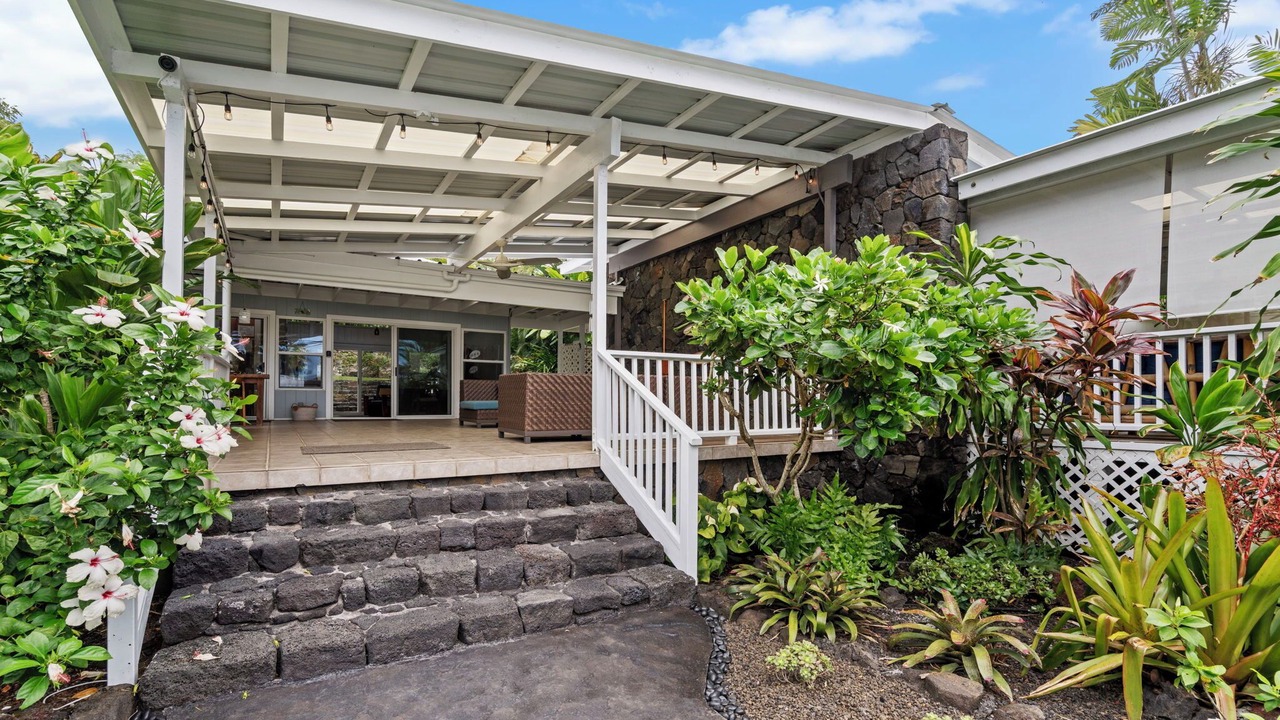 Photo of Outdoor in Kahaluu Bay