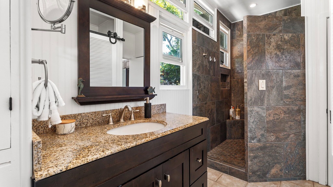 Photo of Bathroom in Kahaluu Bay