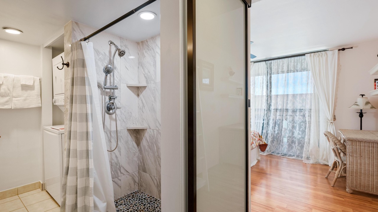 Photo of Bathroom in Kahaluu Bay