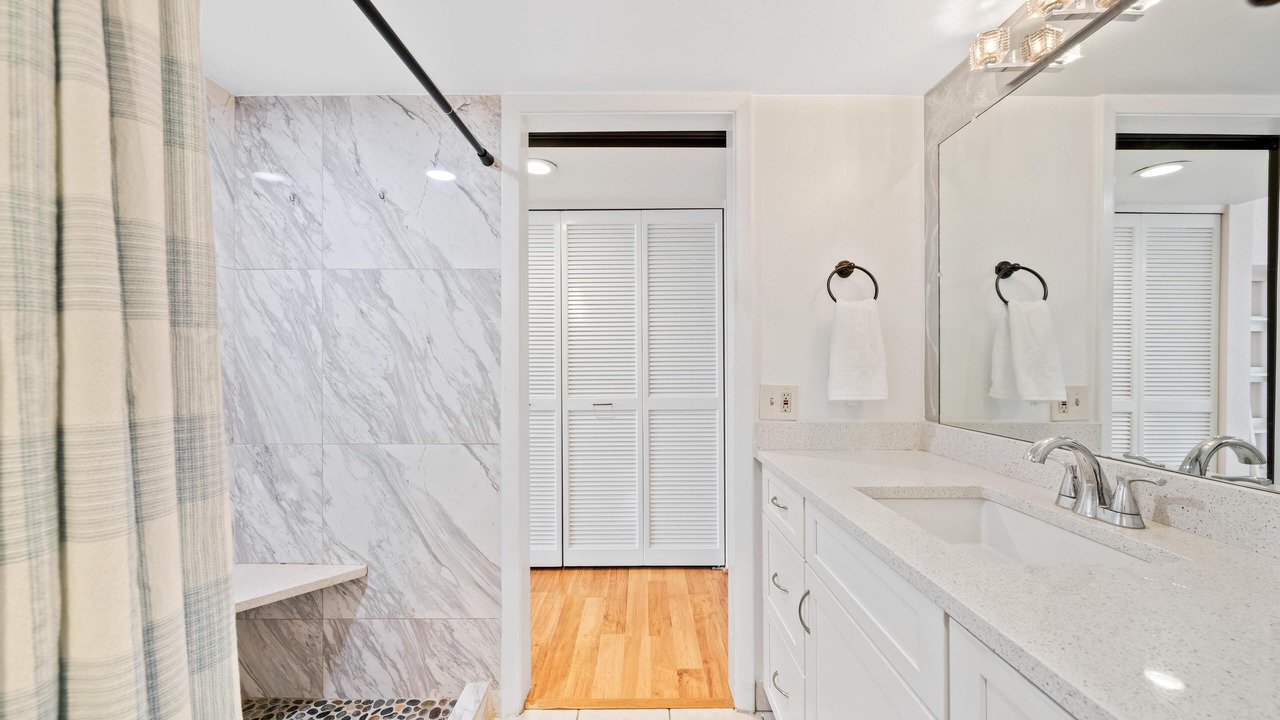 Photo of Bathroom in Kahaluu Bay
