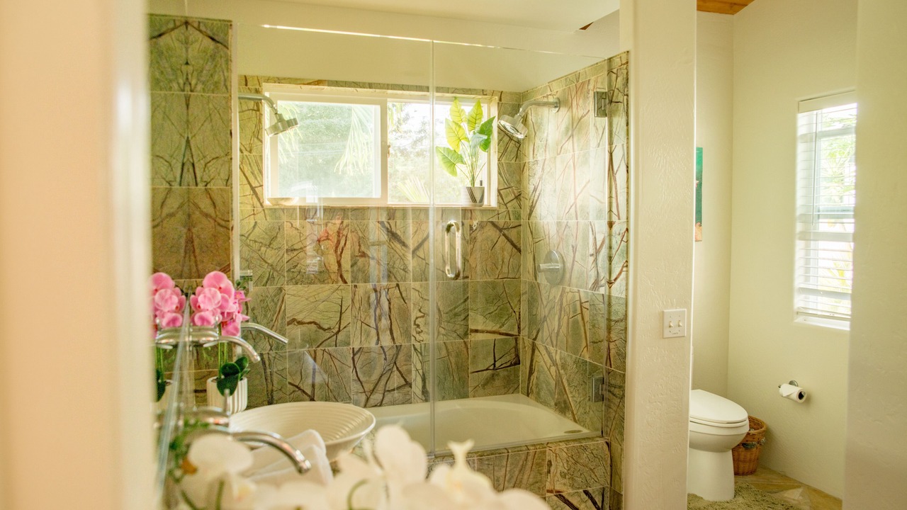 Photo of Bathroom in Kahaluu Bay