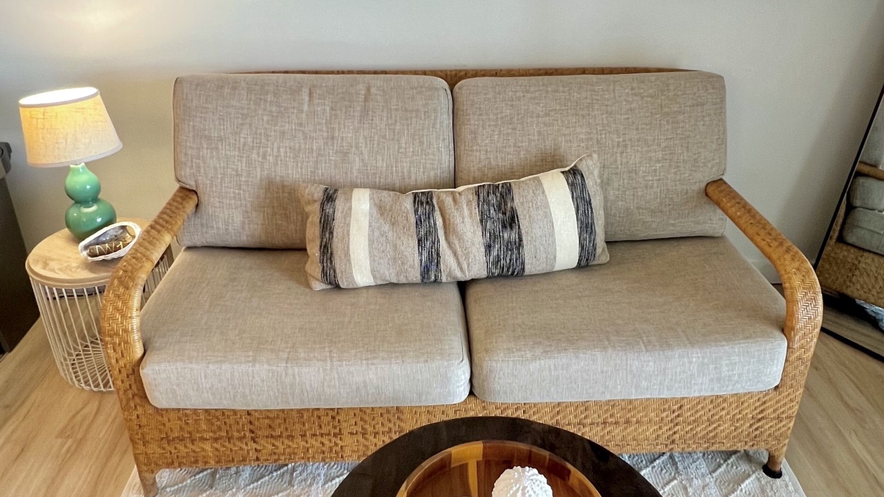 Photo of Livingroom in Kahaluu Bay