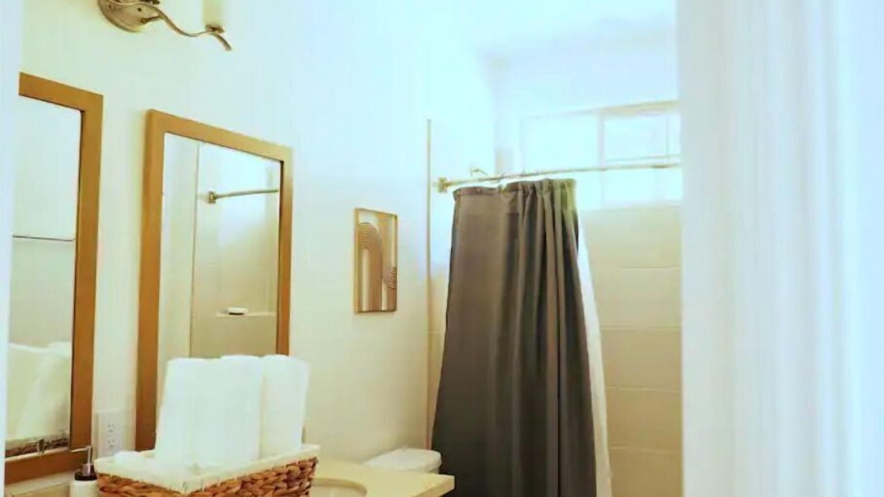 Photo of Bathroom in Makaha Valley