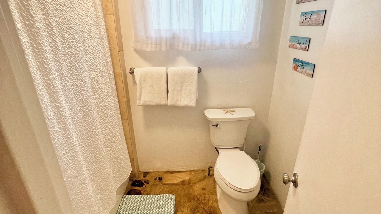 Photo of Bathroom in Waialua