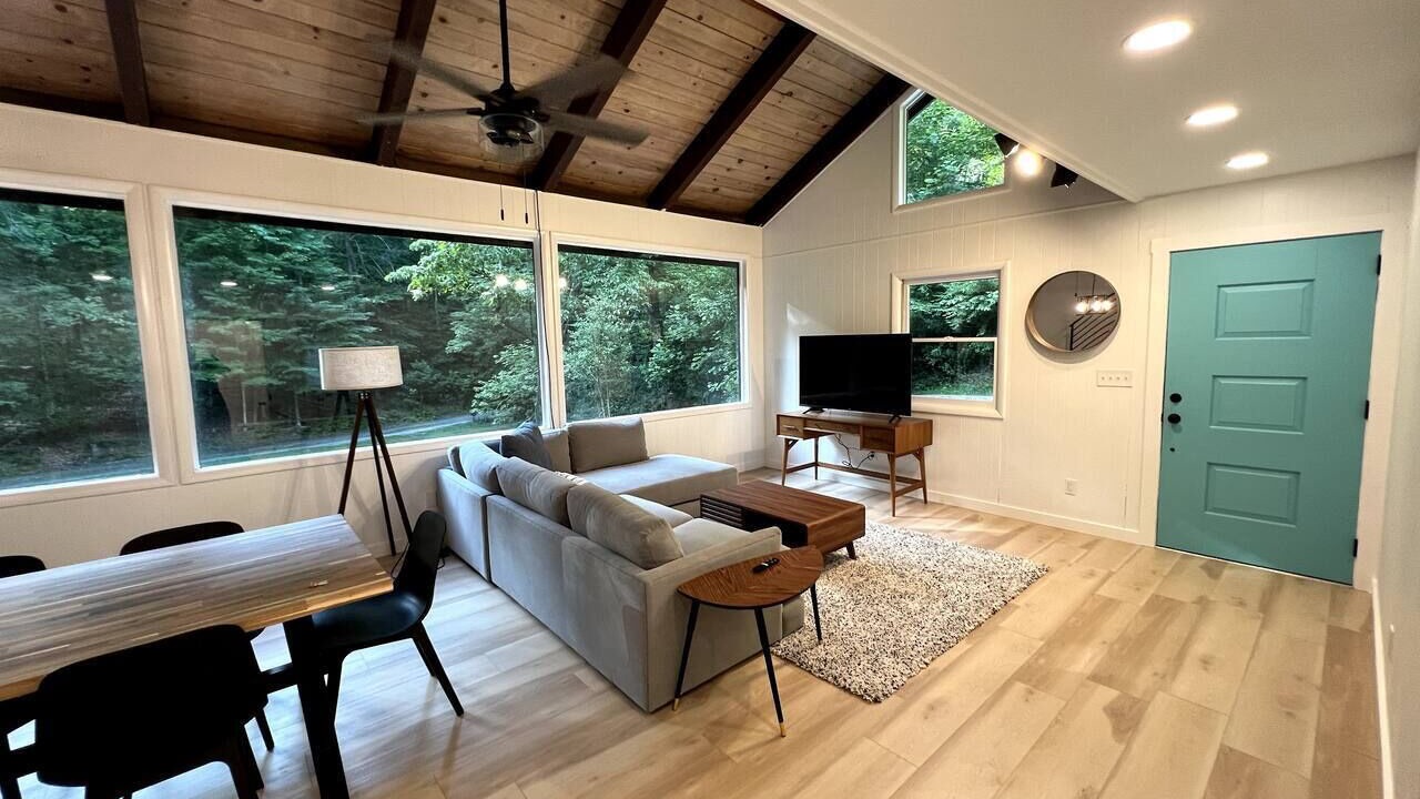 Photo of Livingroom in Pisgah Forest