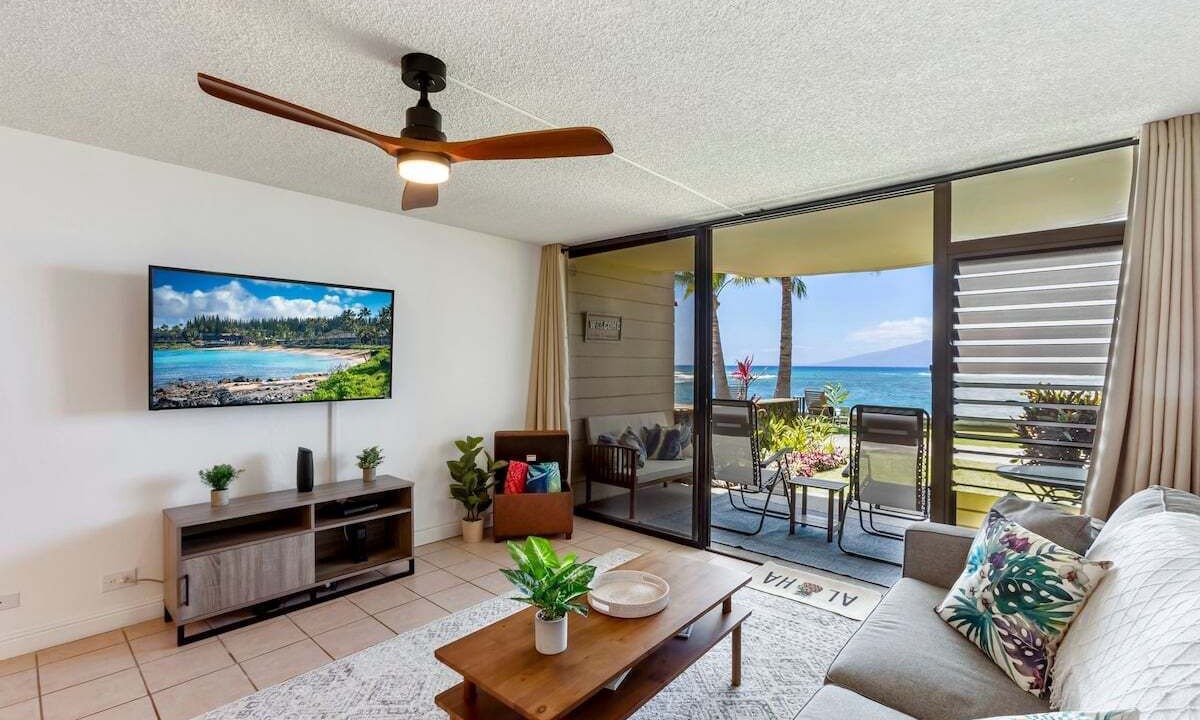 Photo of Livingroom in Kahana