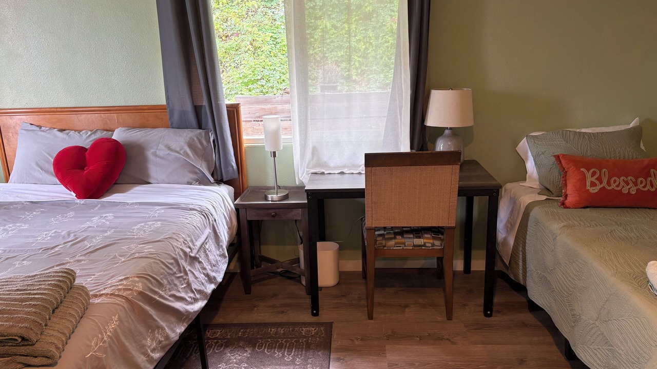 Photo of Bedroom in Bluffs