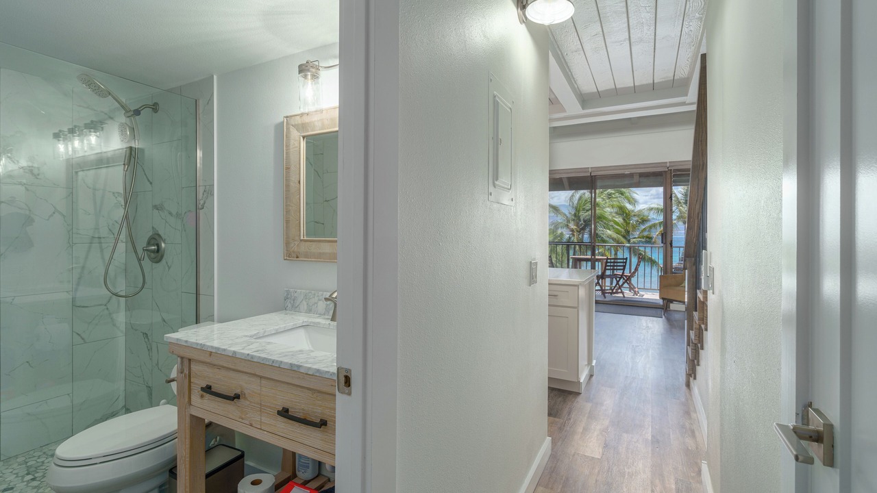 Photo of Bathroom in Maalaea