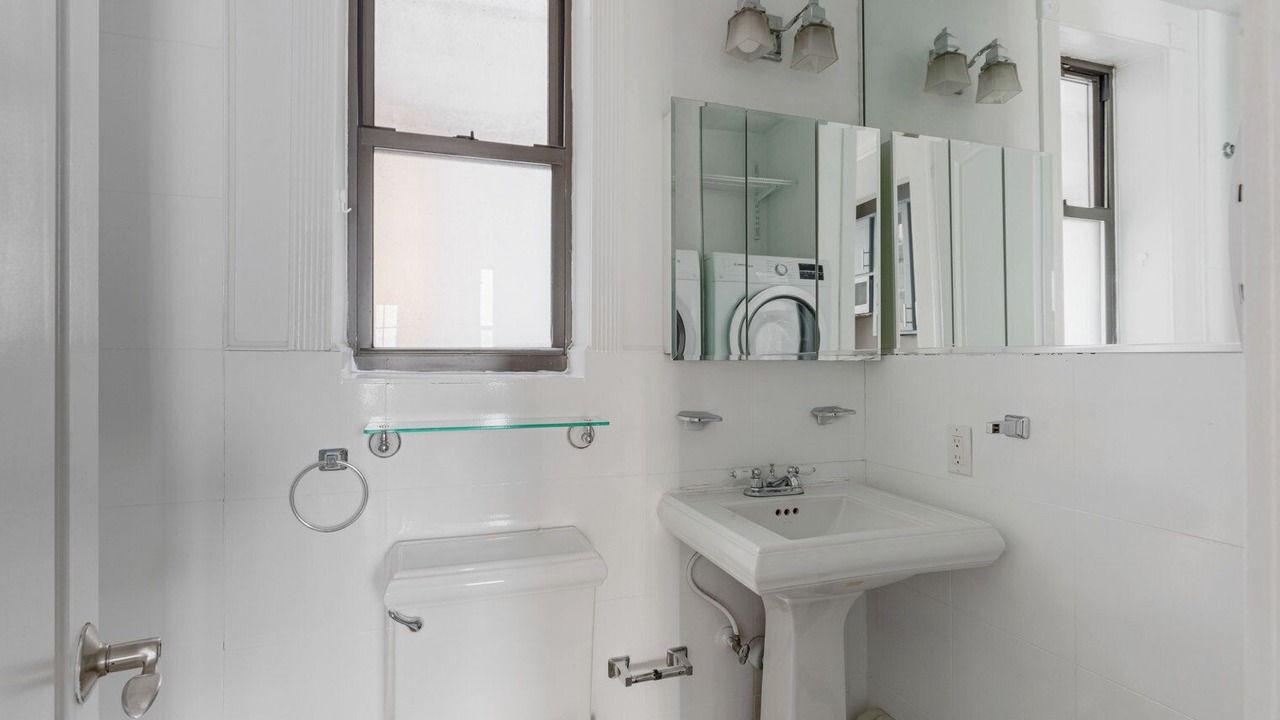 Photo of Bathroom in Alphabet City