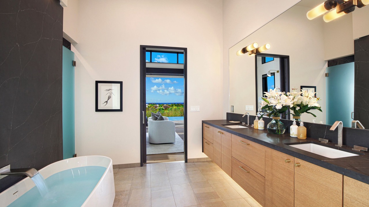 Photo of Bathroom in Poipu