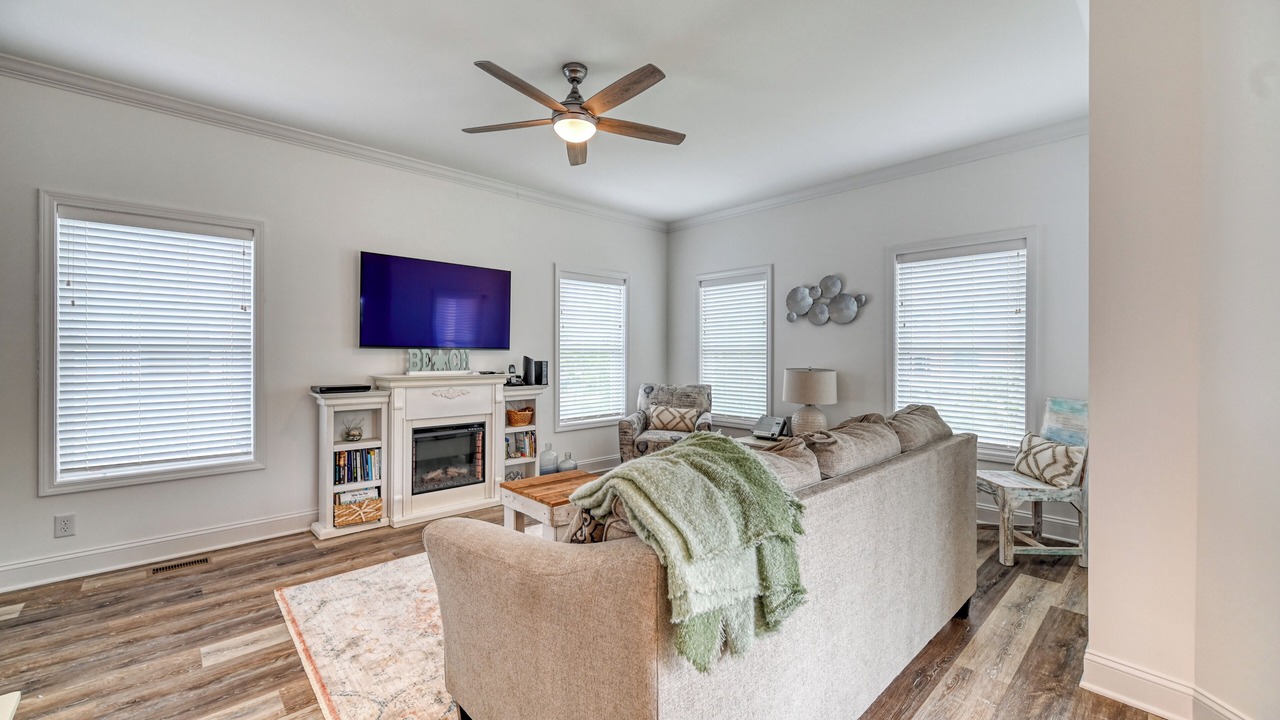 Photo of Livingroom in Island Oaks