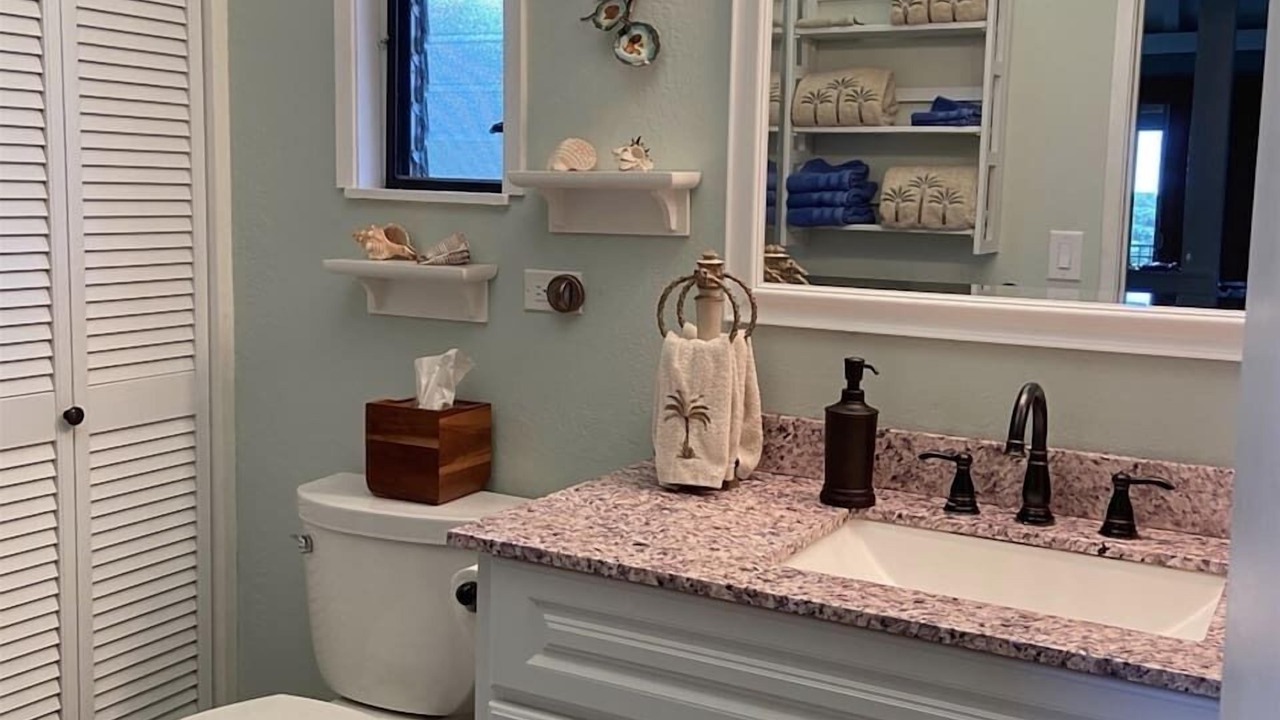 Photo of Bathroom in Punaluu