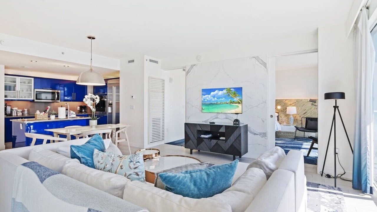 Photo of Livingroom in Central Beach