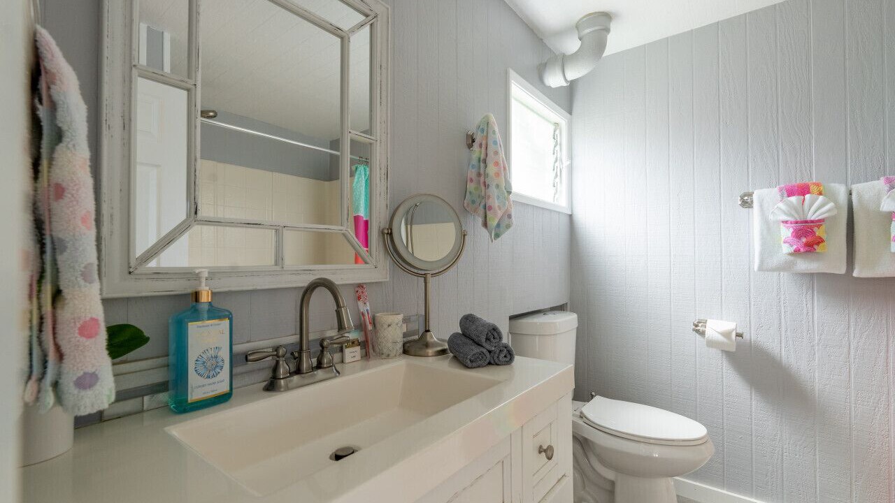 Photo of Bathroom in Hilo