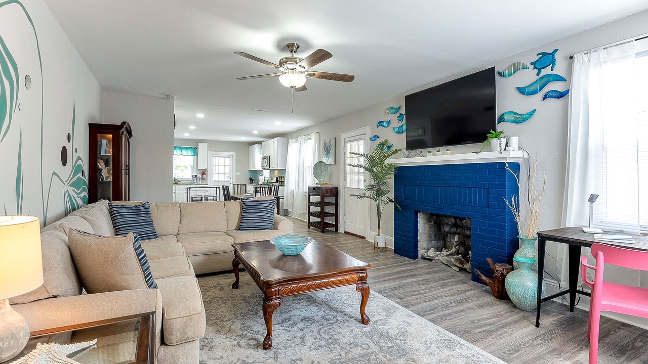 Photo of Livingroom in Willoughby Spit