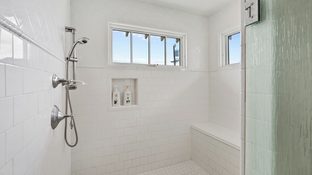 Photo of Bathroom in Eastern Honolulu