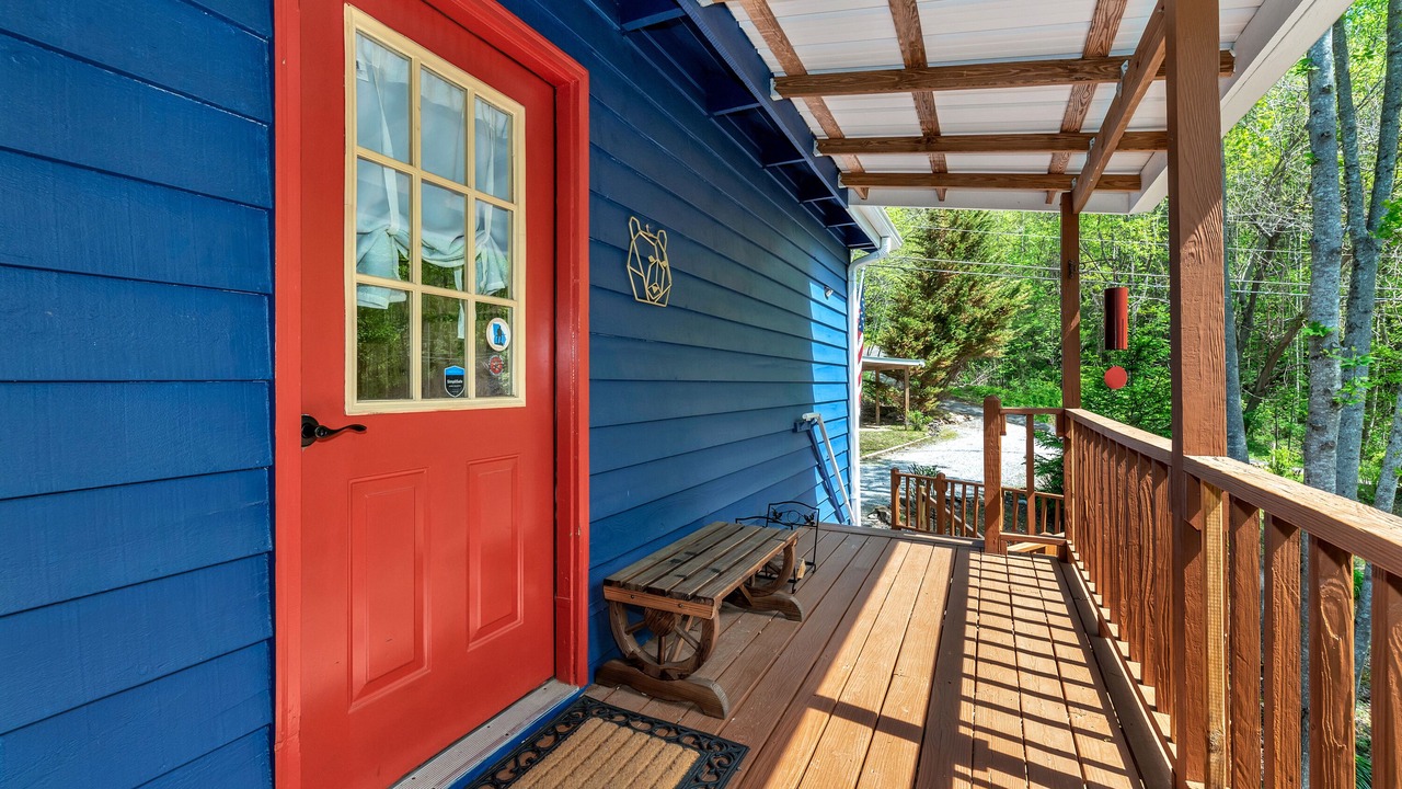Photo of Patio Balcony in Hiawassee